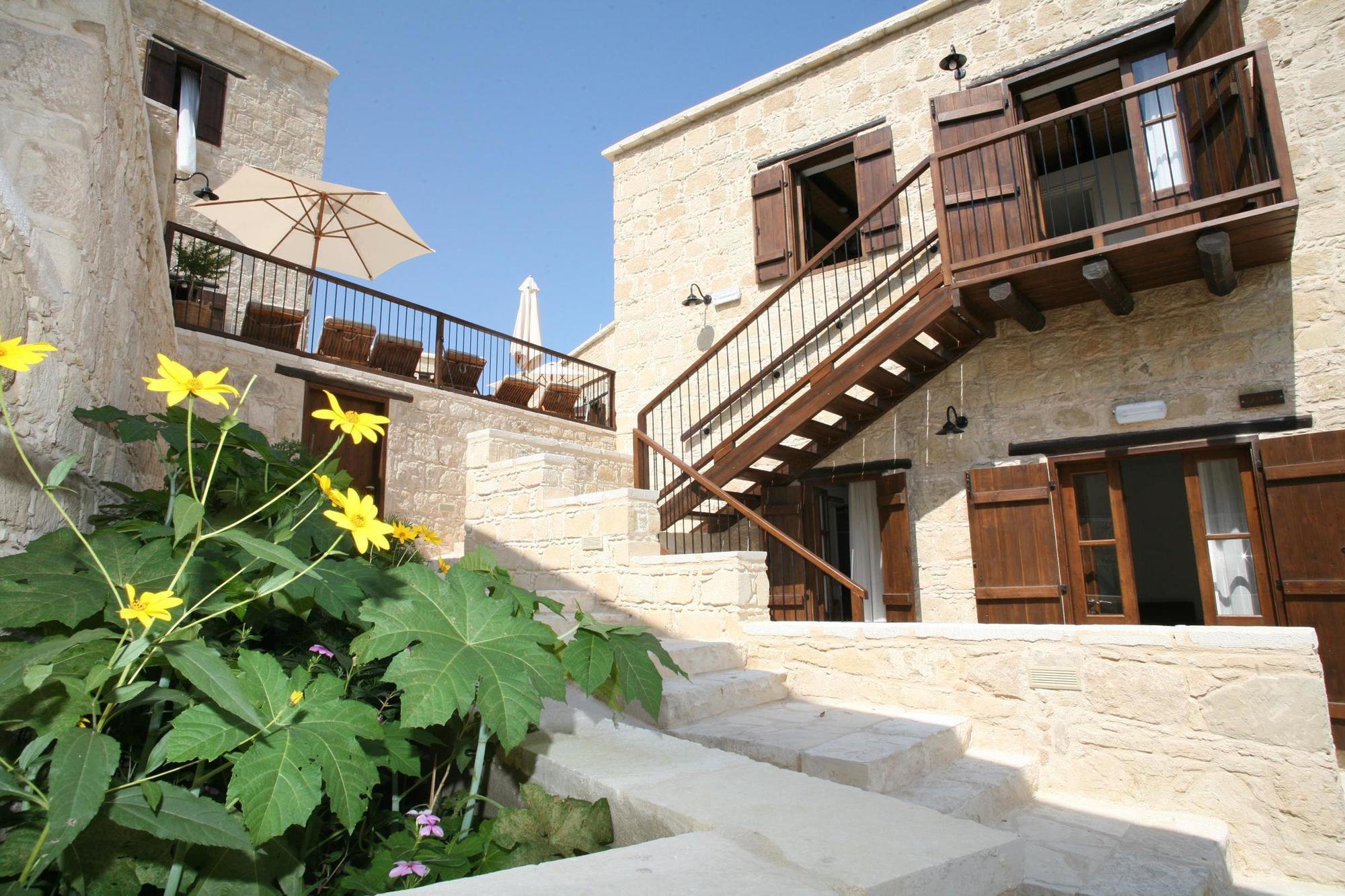 Leonidas Village Houses Goudhi Экстерьер фото