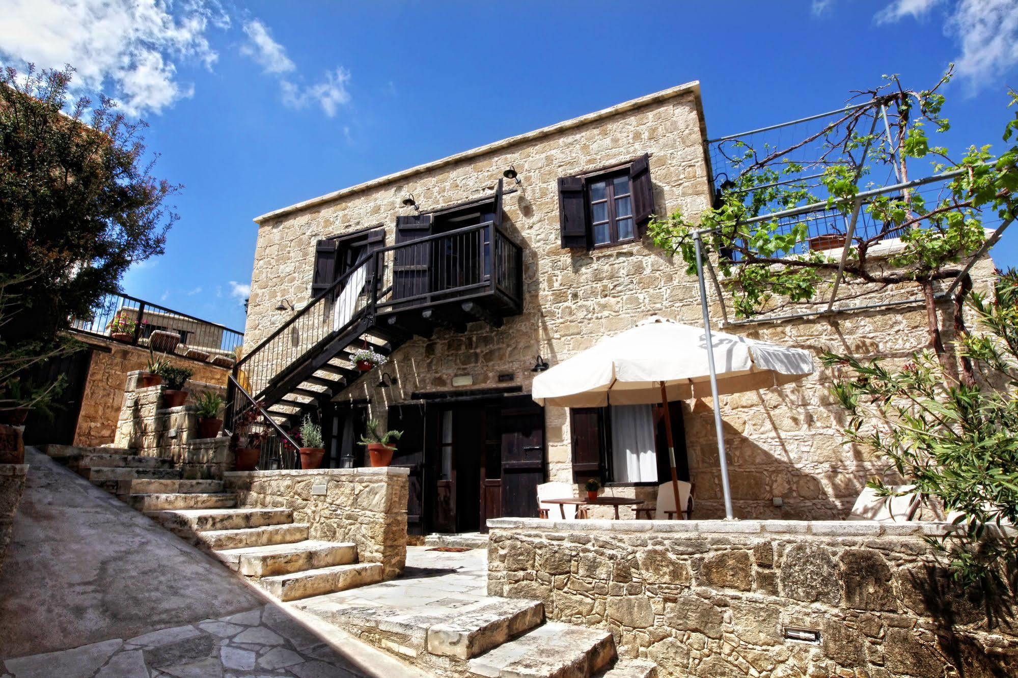 Leonidas Village Houses Goudhi Экстерьер фото