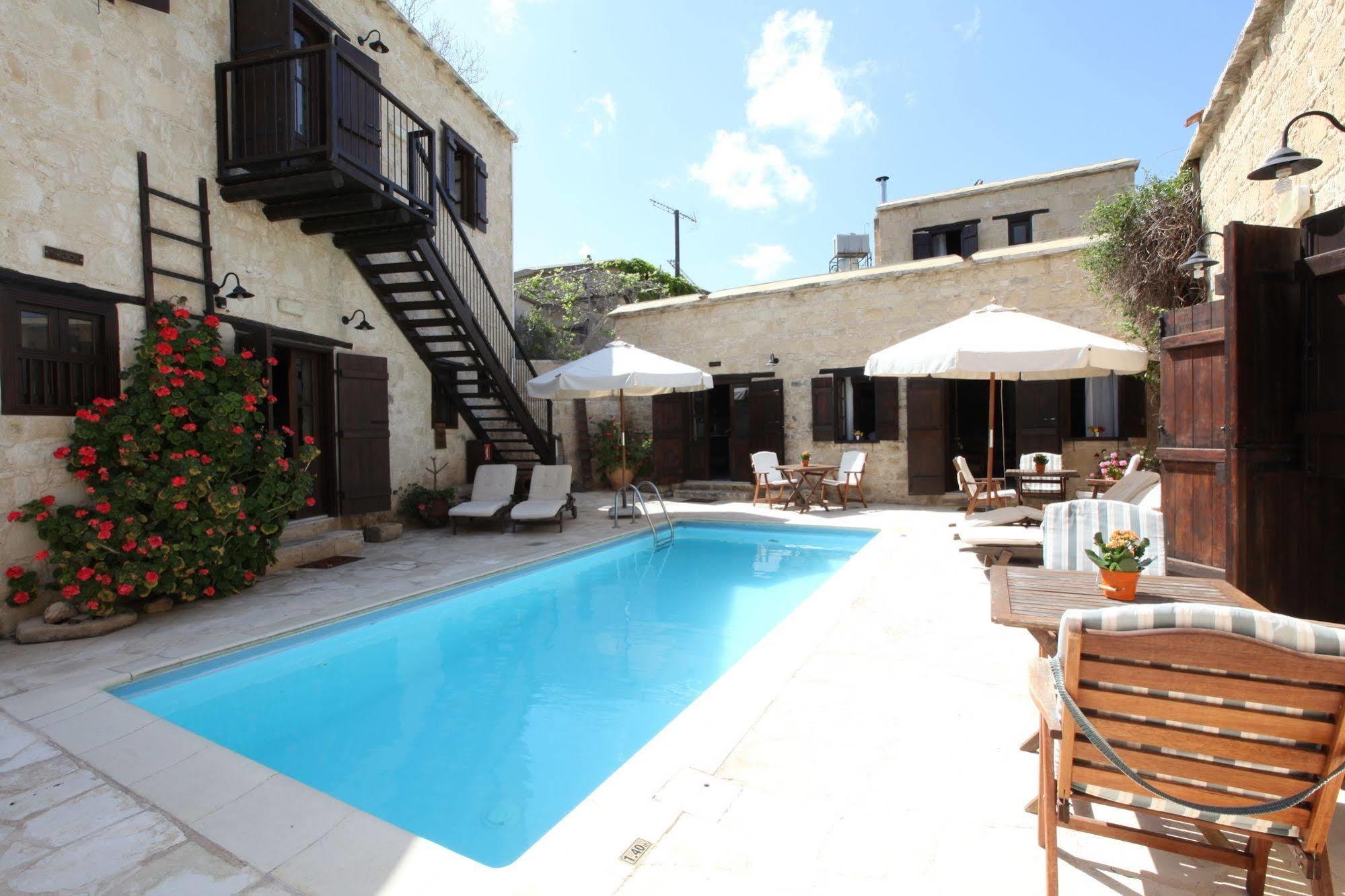 Leonidas Village Houses Goudhi Экстерьер фото