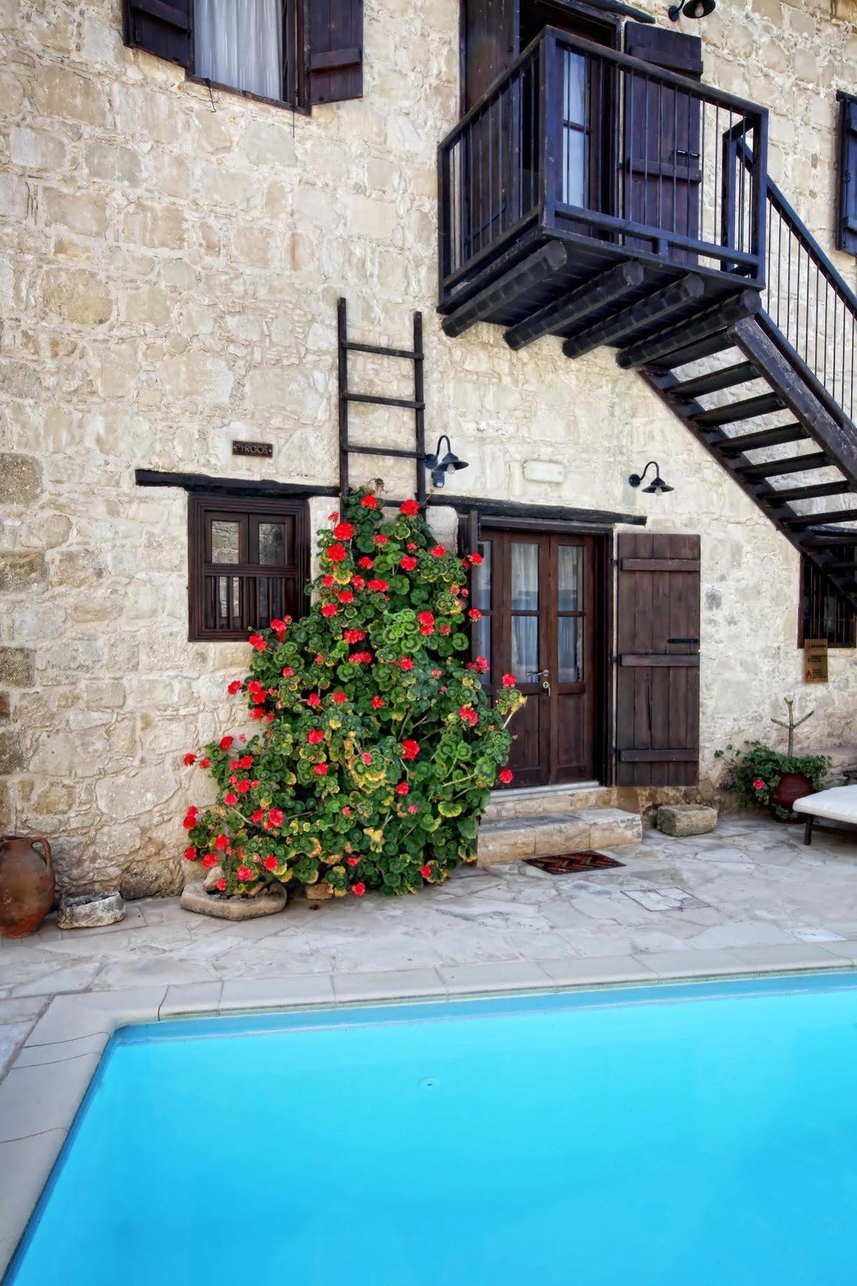 Leonidas Village Houses Goudhi Экстерьер фото